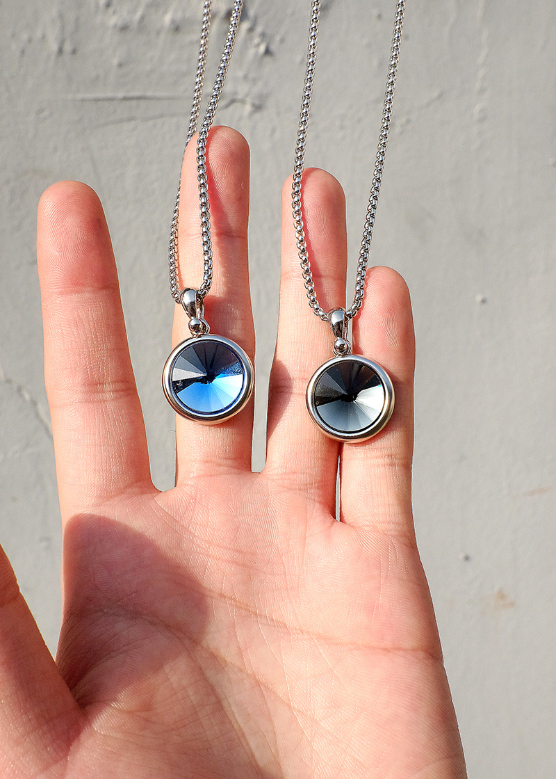 circle pendant necklace(blue, black !)